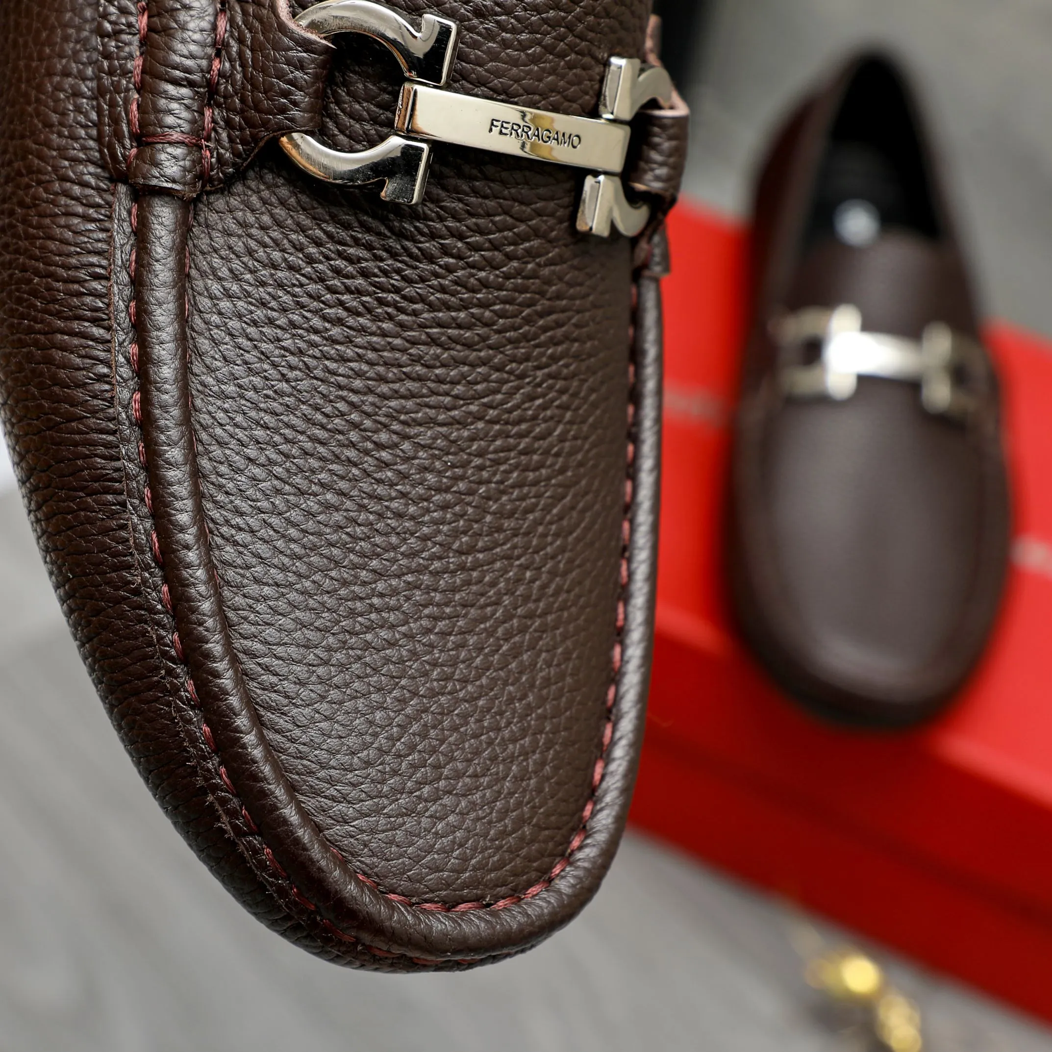 Men's shoes 💰420 Product trademark: Ferragamo "Ferragamo" business casual slip-on shoes Regular size: 38-46 (45.46 is custom-made and non-returnable) Product materials: Selected pebbled cowhide upper, sheepskin lining, original rubber outsole
